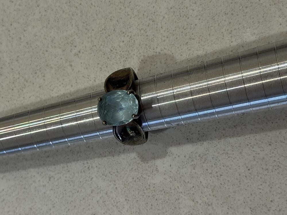 Vintage Avon 925 Sterling Silver Ring With Blue Stone Size 6.75